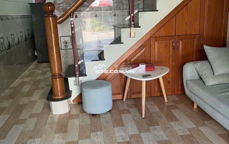 Cho thuê nhà 1 trệt 2 lầu hẻm xe hơi Huỳnh Tấn Phát Nhà Bè