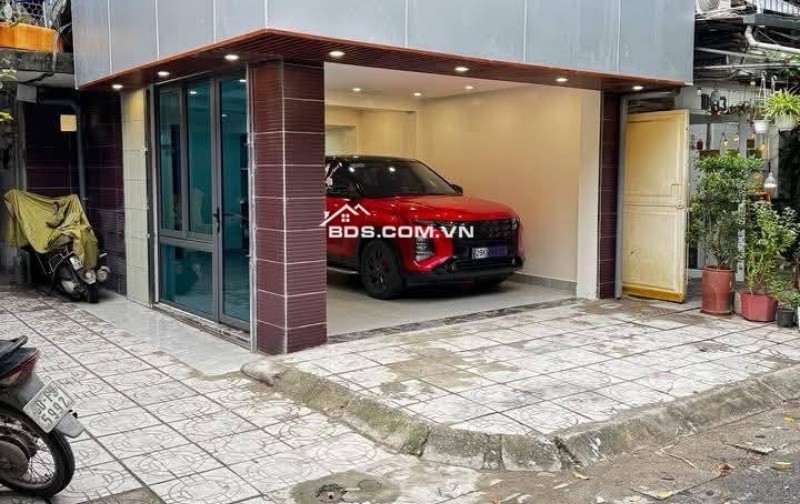 Bán Nhà Kinh Doanh, Ô TÔ, Quỳnh Mai 140m, giá 8,9 tỷ