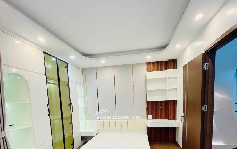 Nhà Đẹp Gần Phố, Duơng Văn Bé, Hai Bà Trưng 33m, 5 tầng, mt 3.5m, giá 8.45 tỷ.