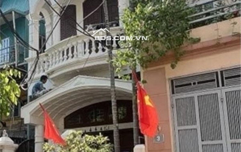 BOM TẤN THỤY PHƯƠNG - NHÀ CÓ SÂN CHƠI GẦN 1000M² - Ô TÔ ĐỖ, KINH DOANH DÒNG TIỀN 20TR/THÁNG