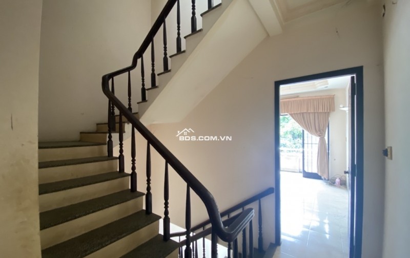 Bán gấp nhà 4 tầng khu Lotte Cộng Hòa ngay ga T3 Tân Sơn Nhất