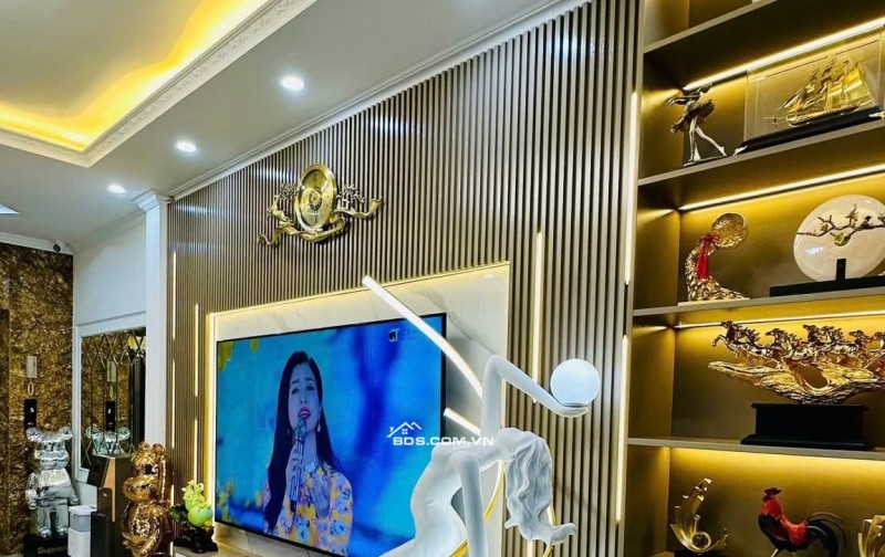 Nhà Đẹp Thang Máy, Gần Phố Nguyễn An Ninh 42/45m, 7 tầng, mt 4.2m, giá 15.9 tỷ.