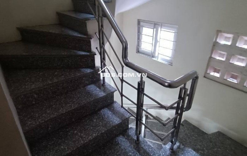 3 bước ra phố, nhà đẹp ở ngay, 328 Nguyễn Trãi, Vị trí trung tâm