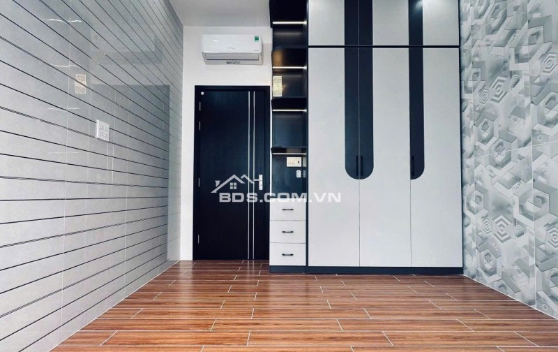 Chỉ cần thanh toán 690tr nhận ngay căn nhà dãy phố H71 – Lê Hồng Phong Đối diện Cảng Hoàng Diệu – Gần sân bay Cần Thơ