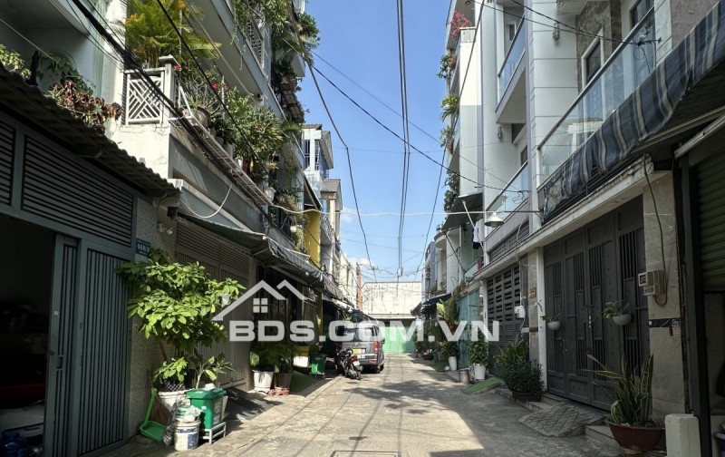 Bán nhà mặt phố Lê Văn Quới, Bình Tân. DT 4x12m, 2 tầng, 2PN. Sổ hồng, giá 4.6 tỷ. LH: 0909898125