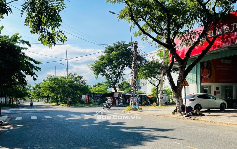 Bán Biệt thự 2 tầng đường Trần Nguyên Đán - DT 296m2