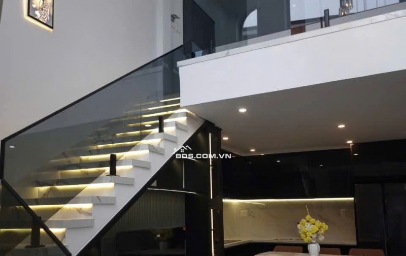 Nhà 2 mặt kiệt 2 tầng cách đường 50m đường Nguyễn Công Hoan