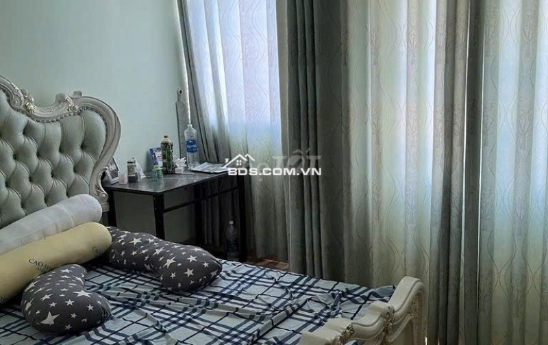 Cho thuê nhà 1 trệt 2 lầu hẻm xe hơi Huỳnh Tấn Phát Nhà Bè