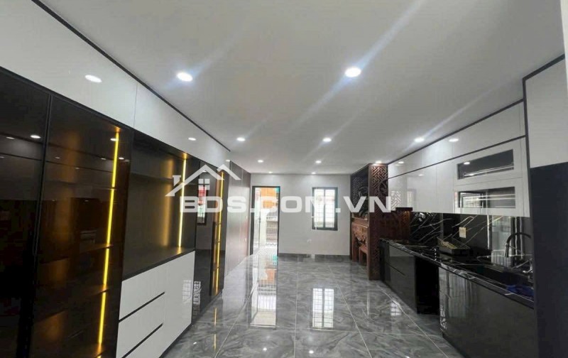 Bán Nhà, Ô TÔ Vào Nhà, Đường Hoàng Mai 50/56m, 7 tầng, mt 4.2m, giá 18.9 tỷ.