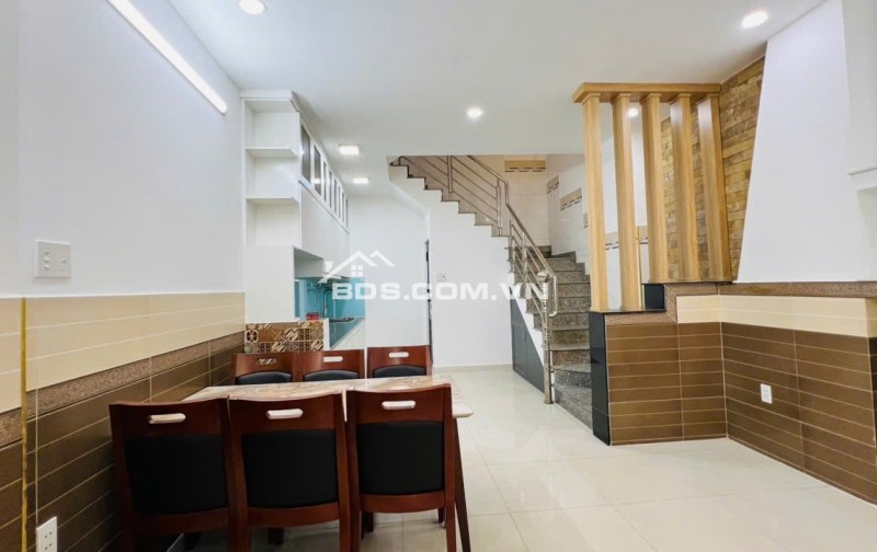 Bán nhà 4 tầng 4.2x10m 42m Ni Sư Huỳnh Liên Ngay Khu VIP CC Bàu Cát 2, Tân Bình. Nhỉnh 6Tỷ