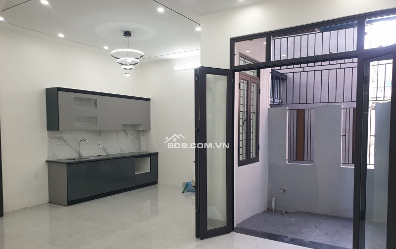 BÁN NHÀ 2.15 TỶ 3 TẦNG 48M2 ( ĐÔNG NAM ) NGÕ RỘNG VĂN CAO