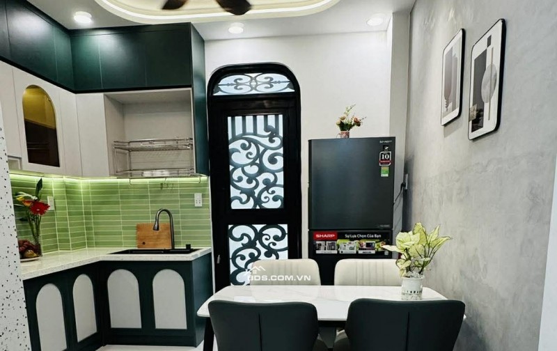 Nhà đẹp ở ngay Huỳnh Văn Bánh Phú Nhuận, 3 tầng 3PN giá 6.85 tỷ TL