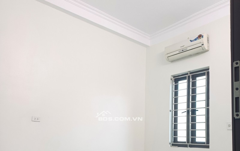 BÁN NHÀ ĐẸP 2.09 TỶ 3 TẦNG 45M2 ( HƯỚNG ĐÔNG ) NGÕ GIẢI PHÓNG