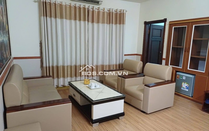 Bán khách sạn 3 sao 11 tầng và Tòa nhà dịch vụ 6 tầng TPVinh Nghệ An, Doanh thu 6,6 tỷ/n