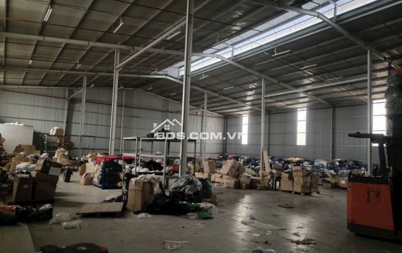 Kho xưởng cho thuê 2300m2 Hà Huy Giáp, gần ngã tư Ga Quận 12