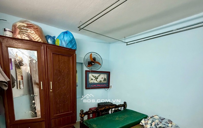 Nhà gác lửng đúc đường nhựa 6m Ô TÔ đậu đỗ Điện Biên phủ