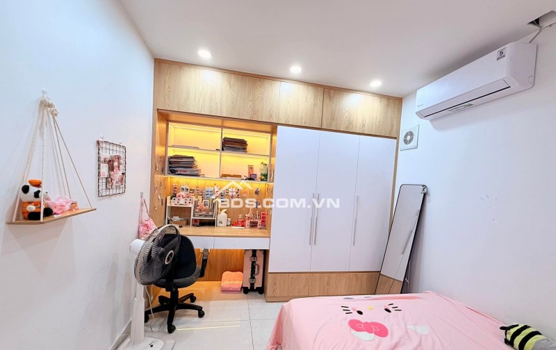 Nhà Đẹp Ô Tô Đỗ Cửa, Phố 8- 3 , Hai Bà Trưng 50/80m, tầng 1, giá 5.85 tỷ