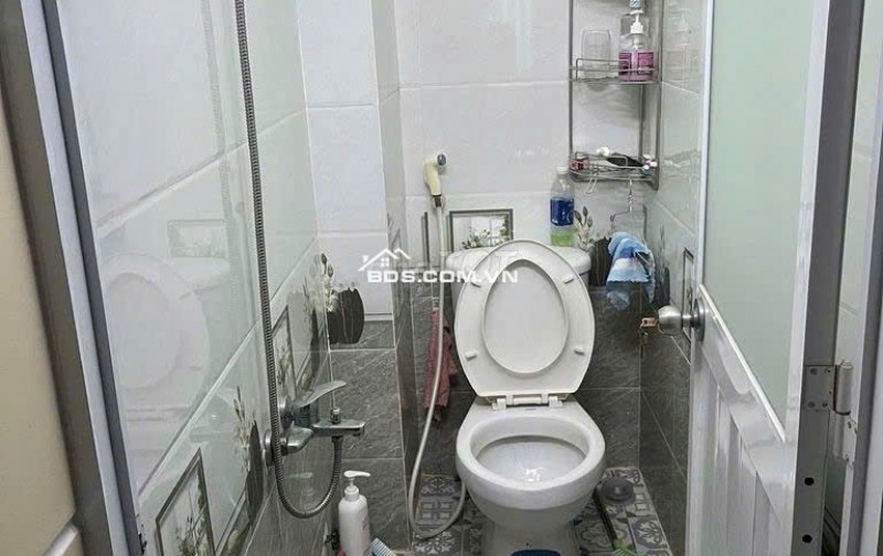 Cho thuê nhà 1 trệt 2 lầu hẻm xe hơi Huỳnh Tấn Phát Nhà Bè