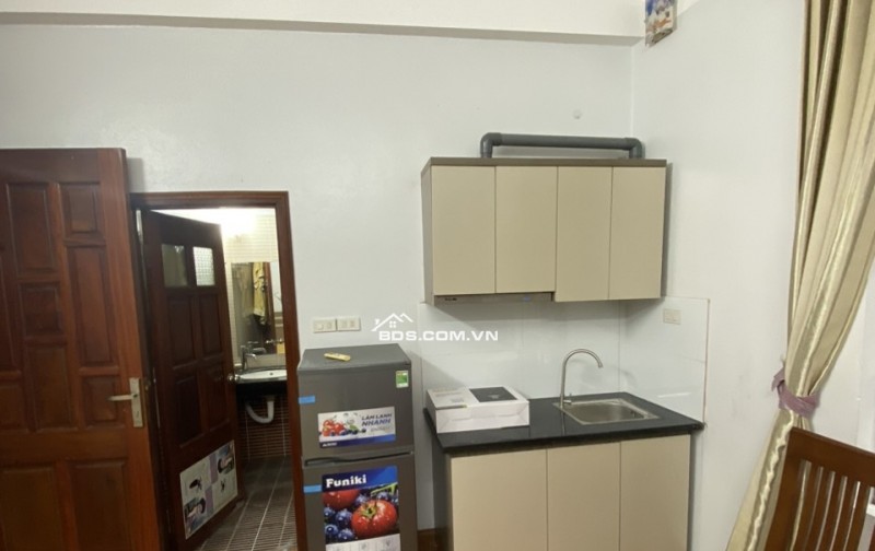 Cho thuê Căn hộ dịch vụ Tầng 3 tại Số 98 ngõ 116 Phan Kế Bính, Cống Vị, Ba Đình. Chỉ 4tr