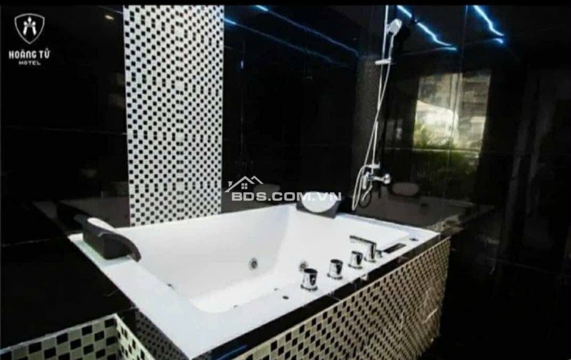 Siêu Phẩm Khách Sạn, Biệt Thự Mỹ Đình, Nam Từ Liêm 196m, 5 tầng, mt 11m, giá 78.5 tỷ