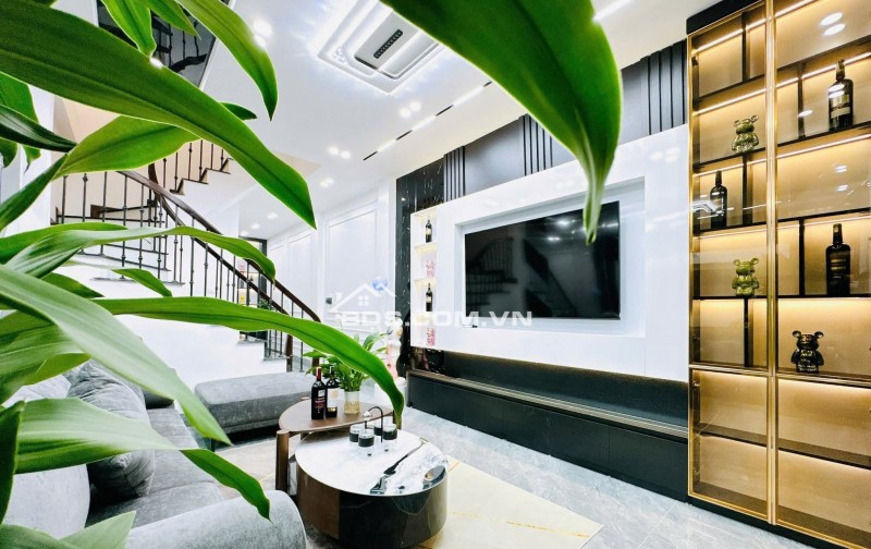 Nhà Đẹp Thang Máy, Gần Phố, Trần Duy Hưng, Cầu Giấy 44/52m, 6 tầng, mt 3.5m, giá 17.8 tỷ.