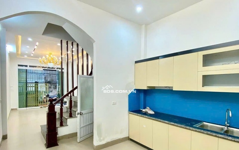 BÁN NHÀ 2.1 TỶ 3 TẦNG 51M2 ( HƯỚNG ĐÔNG ) NGÕ ĐIỆN BIÊN