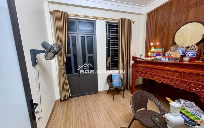 BÁN NHÀ ĐẸP 2.3 TỶ 3 TẦNG 52M2 ( ĐÔNG NAM ) NGÕ ĐƯỜNG KÊNH