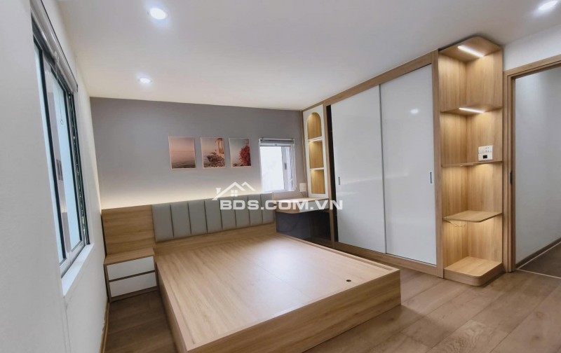 Nhà Đẹp Ở Luôn Phố Quỳnh Mai, Hai Bà Trưng 85m, tầng 3, giá 4.8 tỷ.