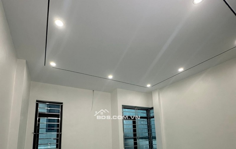 BÁN NHÀ ĐẸP 2.19 TỶ 3 TẦNG 48M2 Ô TÔ ĐỖ GẦN NGÕ VĂN CAO