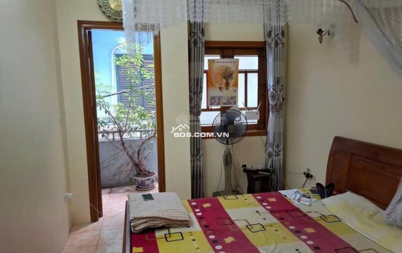 BÁN NHÀ MẶT NGÕ NGUYỄN HOÀNG TÔN, GẦN KĐT CIPUTRA, DT 36M2, MT 4.5M, GIÁ 10.6 TỶ