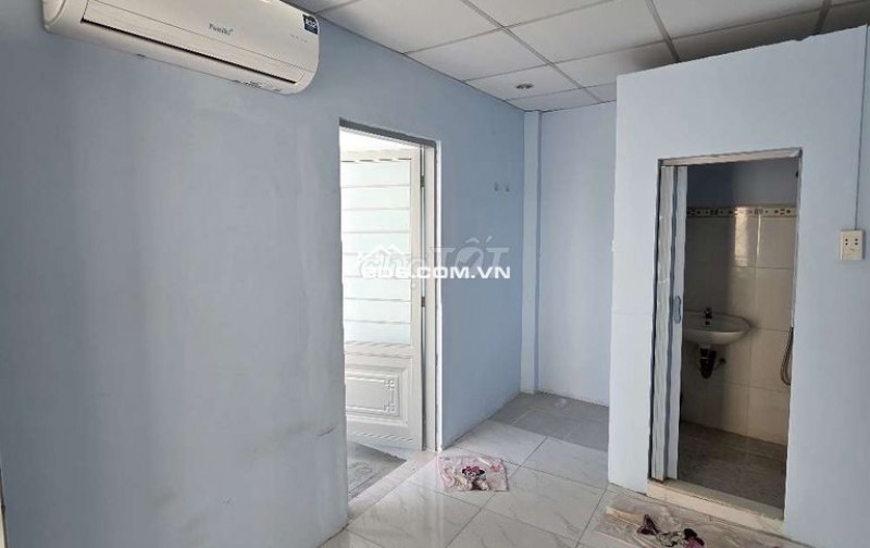 Phòng trọ kiểu cc mini Q.4 có ban công, chỉ hơn 3Tr/tháng,rộng rãi, sạch sẽ.