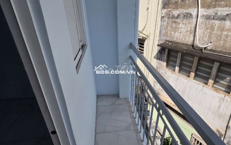 Phòng trọ kiểu cc mini Q.4 có ban công, chỉ hơn 3Tr/tháng,rộng rãi, sạch sẽ.