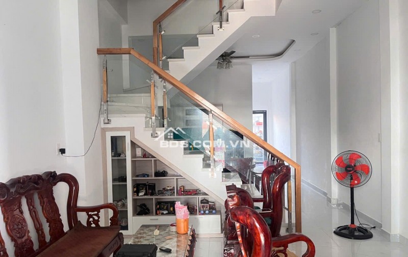 CHÍNH CHỦ CẦN BÁN NHÀ ĐẸP 1 TRỆT-1 LẦU-SỔ HỒNG-DỌN ĐẾN Ở NGAY