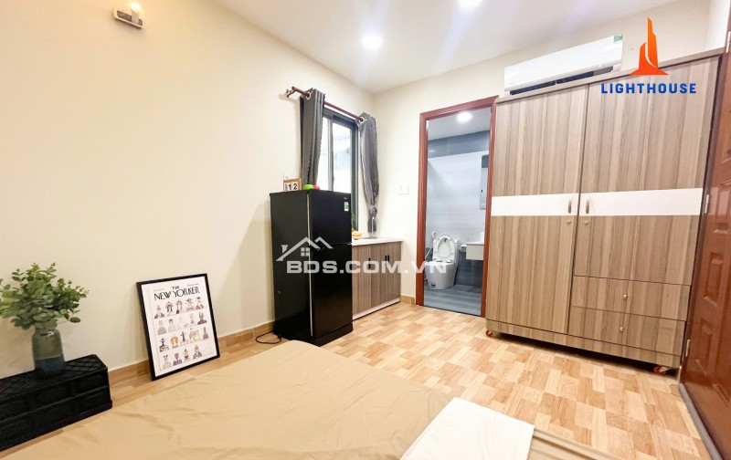 Phòng bé xinh cửa sổ thoáng ngay cầu Thị Nghè