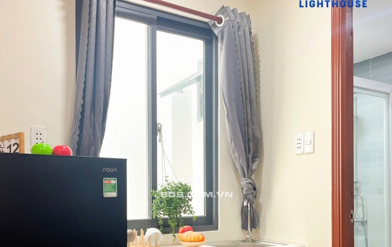 Phòng bé xinh cửa sổ thoáng ngay cầu Thị Nghè