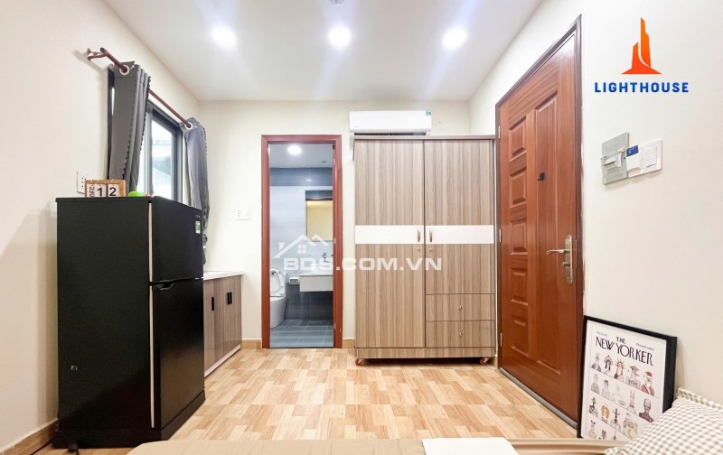 Phòng bé xinh cửa sổ thoáng ngay cầu Thị Nghè