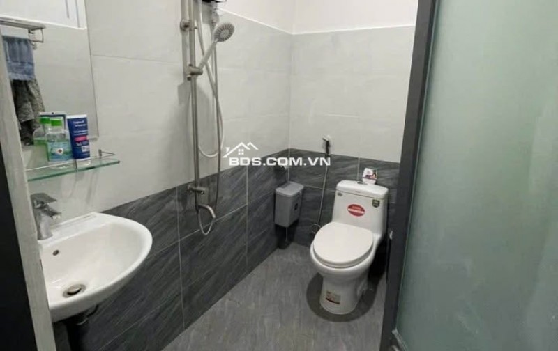 VỪA TRÚNG LÔ ĐẤT ĐẸP TRÊN THẢO ĐIỀN VÀ CHỈ CÒN VÀI NGÀY ĐỂ CHỐT, NÊN EM BUỘC PHẢI CHUYỂN NHÀ GẤP;