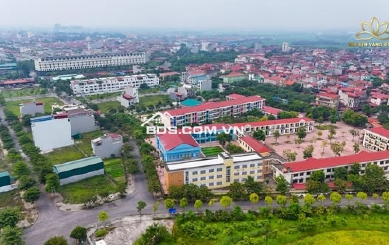 Bán lô đất vị trí trung tâm KĐT Vườn Sen, có sẵn sổ, gần 2 trường đại học lớn