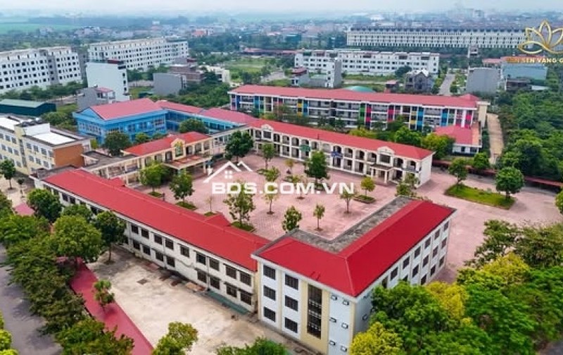 Bán lô đất vị trí trung tâm KĐT Vườn Sen, có sẵn sổ, gần 2 trường đại học lớn