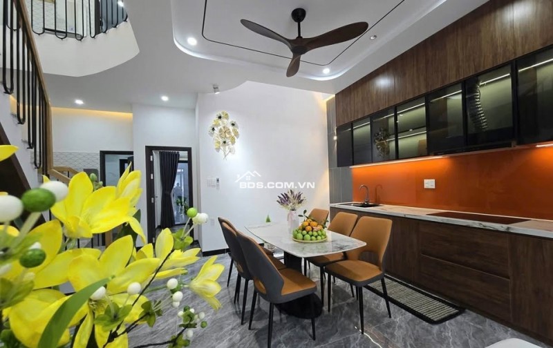 MỚI! CĂN NHÀ LẦU ĐẸP NGAY GẦN TRUNG TÂM BIÊN HÒA