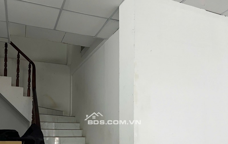 Kho xưởng cho thuê 2300m2 Hà Huy Giáp, gần ngã tư Ga Quận 12