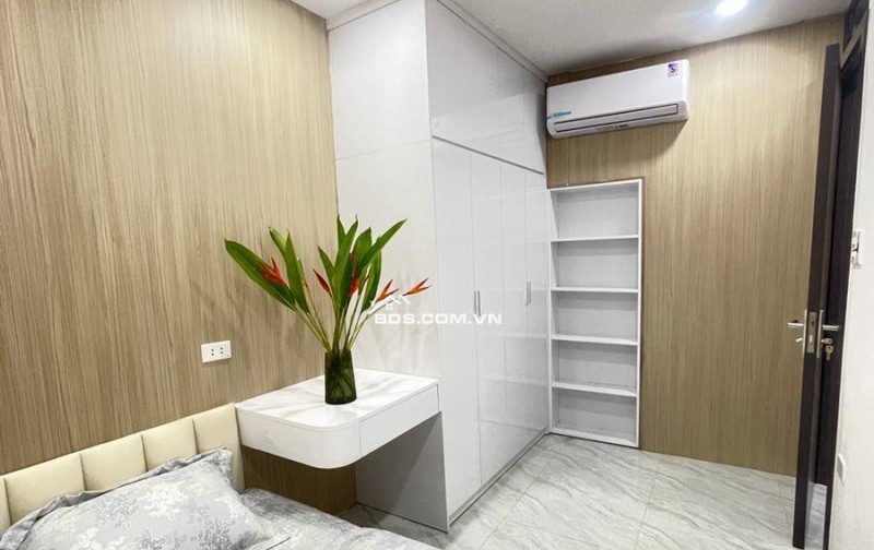 Bán Nhà, Phố VIP Bạch Mai 50m, tầng 1, mt 4,3m, giá 4,35 tỷ.