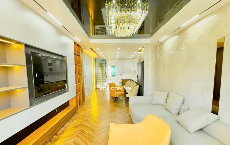 Bán Nhà Mặt Phố Kinh Doanh Nguyễn Văn Cừ 61m, 7 tầng, mt 4m, giá 33.5 tỷ.