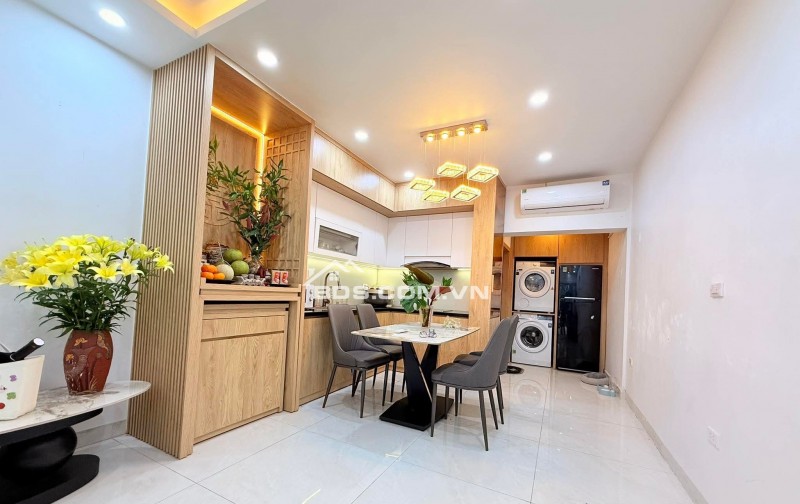 Nhà Đẹp Ô Tô Đỗ Cửa, Phố 8- 3 , Hai Bà Trưng 50/80m, tầng 1, giá 5.85 tỷ