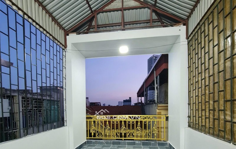 Bán nhà riêng Hoàng Mai, giá 10.6 tỷ, DT 48m2, nhà đẹp mới koong 10m ô tô gần