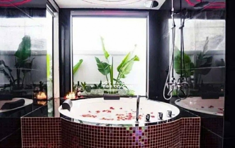 Siêu Phẩm Khách Sạn, Biệt Thự Mỹ Đình, Nam Từ Liêm 196m, 5 tầng, mt 11m, giá 78.5 tỷ