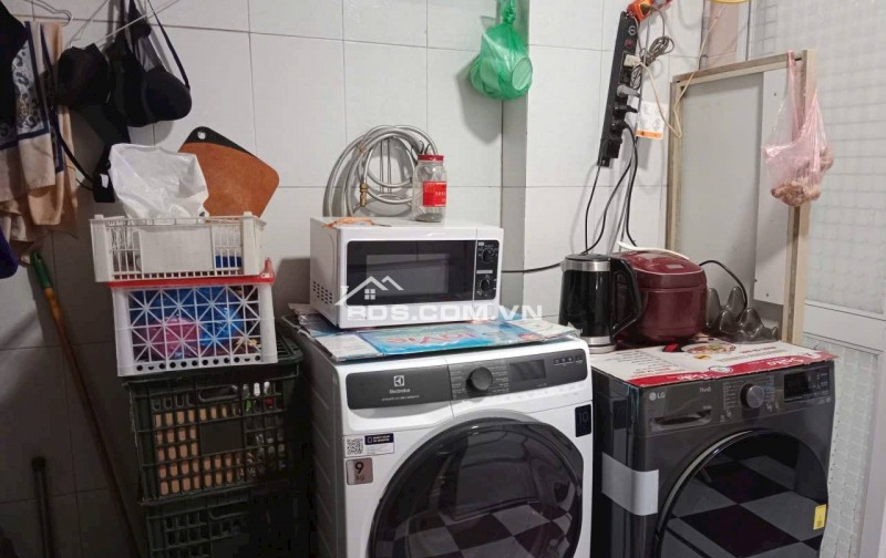 Bán Nhà Gần Đường Ô Tô Bùi Ngọc Dương, Hai Bà Trưng 65m, tầng 1, giá 3.95 tỷ.