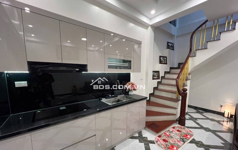 Bán Nhà Ô Tô Trong Nhà, Kim Ngưu, Hai Bà Trưng 30/35m, 5 tầng, mt 5m, giá 14.85 tỷ.