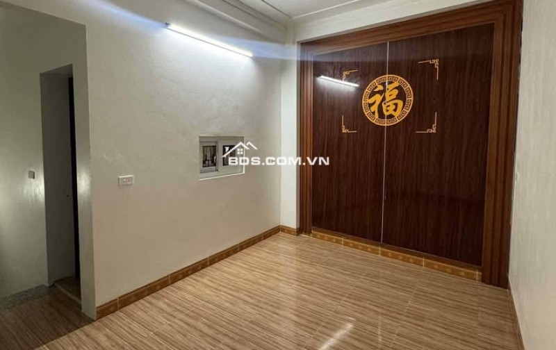 BÁN NHÀ 2.1 TỶ 3 TẦNG 40M2 ( HƯỚNG NAM ) NGÕ CHỢ KÊNH