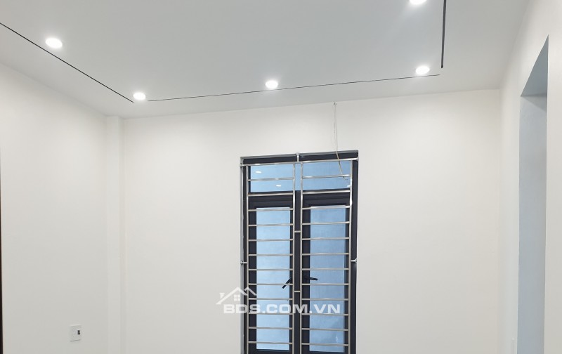 BÁN NHÀ 2.15 TỶ 3 TẦNG 48M2 ( ĐÔNG NAM ) NGÕ RỘNG VĂN CAO